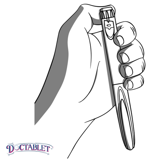 Las plumas de insulina fueron nombradas debido a la forma en que se supone que las sostienen. Para entregar mejor el tiro, usted agarra el dispositivo de la pluma con su mano dominante (para la mayoría de la gente que es la mano derecha). A continuación, coloque el pulgar sobre el extremo del botón. De esta manera, el lápiz de insulina se maneja de la misma manera que usted hace clic en un lápiz retráctil para exponer la punta de escritura.